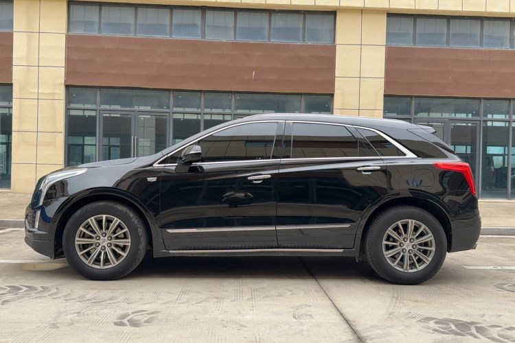 Used Cadillac XT5 2018 25T Luxury Model Exterior 2