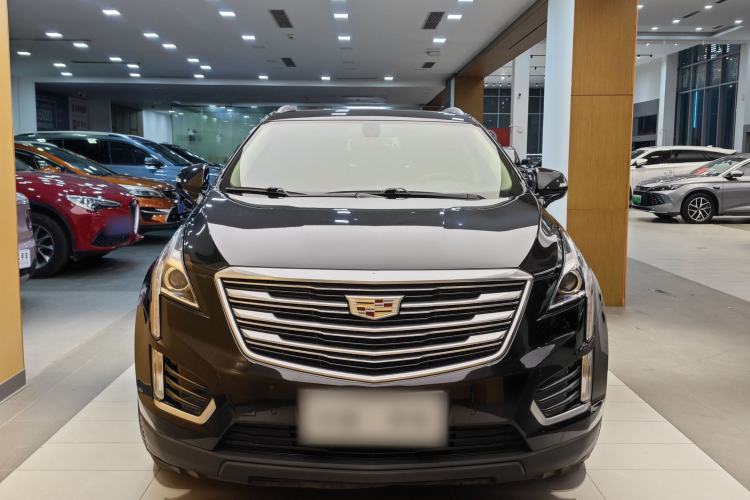 Used Cadillac XT5 2018 25T Luxury Model Exterior 2
