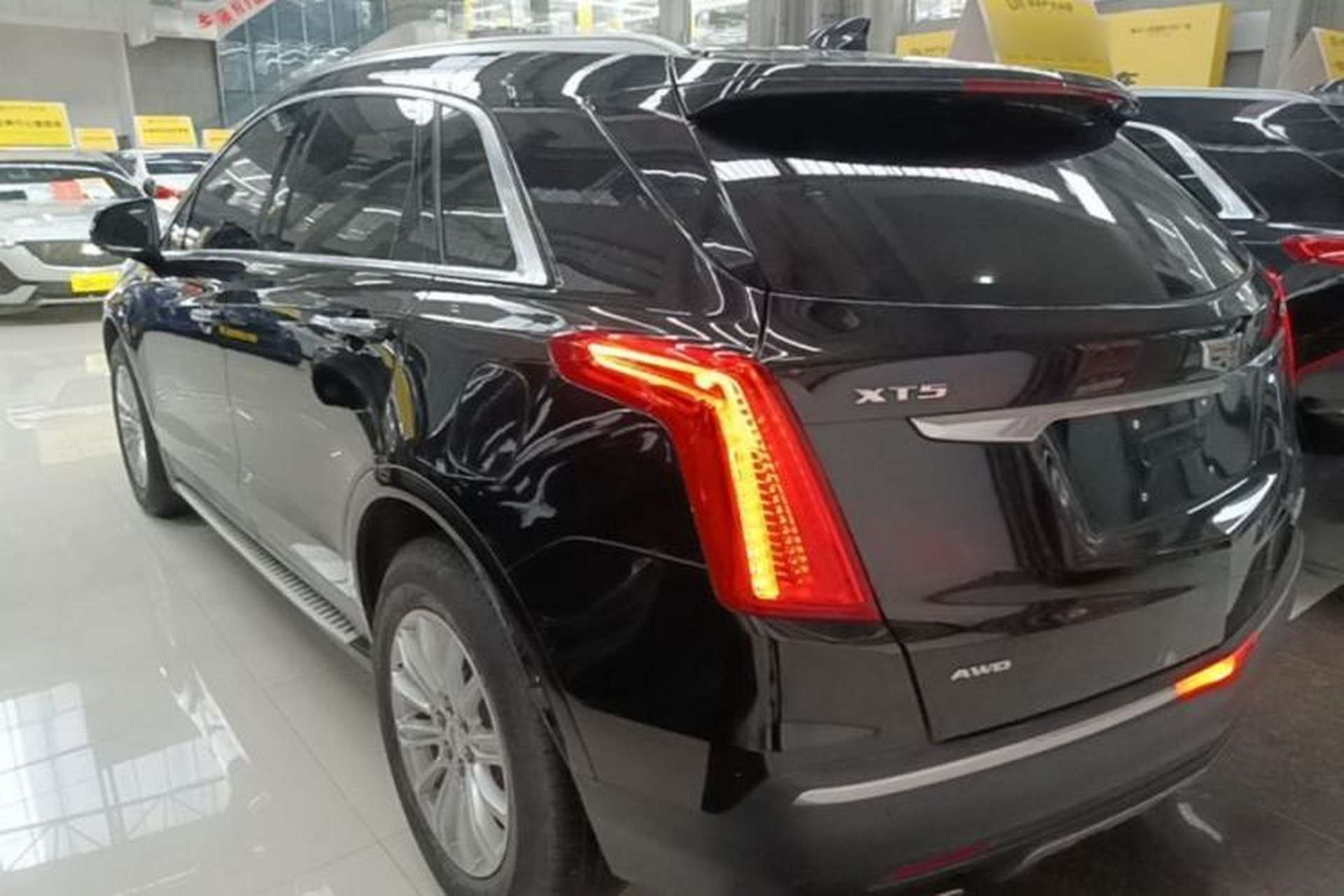 Used Cadillac XT5 2018 28E Four-Wheel Drive Tech Version Exterior 2