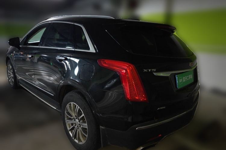 Used Cadillac XT5 2018 28T Four-Wheel Drive Luxury Model Exterior 2