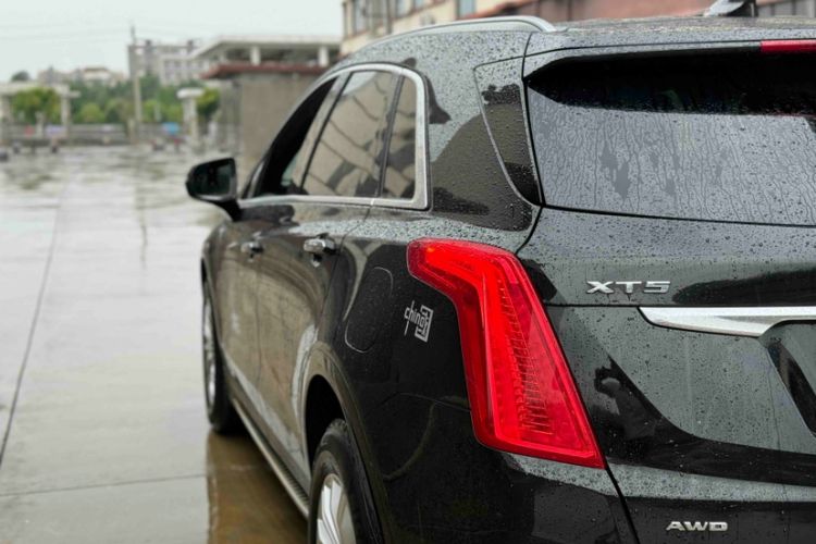 Used Cadillac XT5 2018 28E Four-Wheel Drive Tech Version Exterior 2