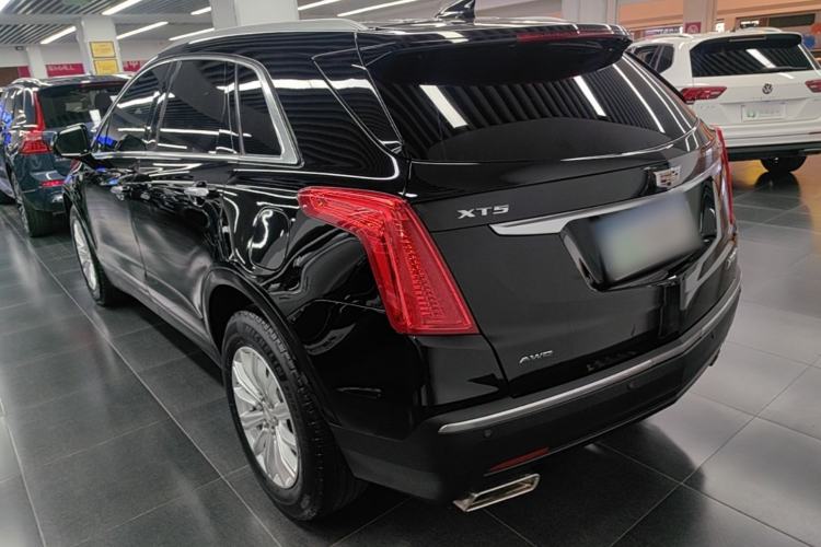 Used Cadillac XT5 2018 28E Four-Wheel Drive Tech Version Exterior 2