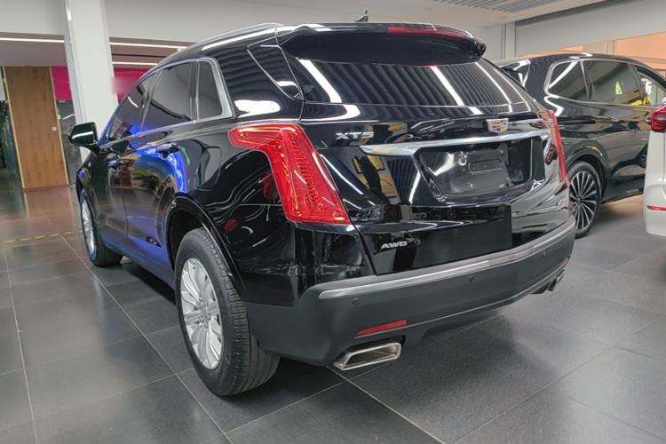 Used Cadillac XT5 2018 28E Four-Wheel Drive Tech Version Exterior 2