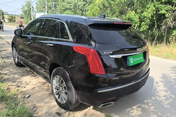 Used Cadillac XT5 2018 28T Four-Wheel Drive Luxury Model Exterior 2