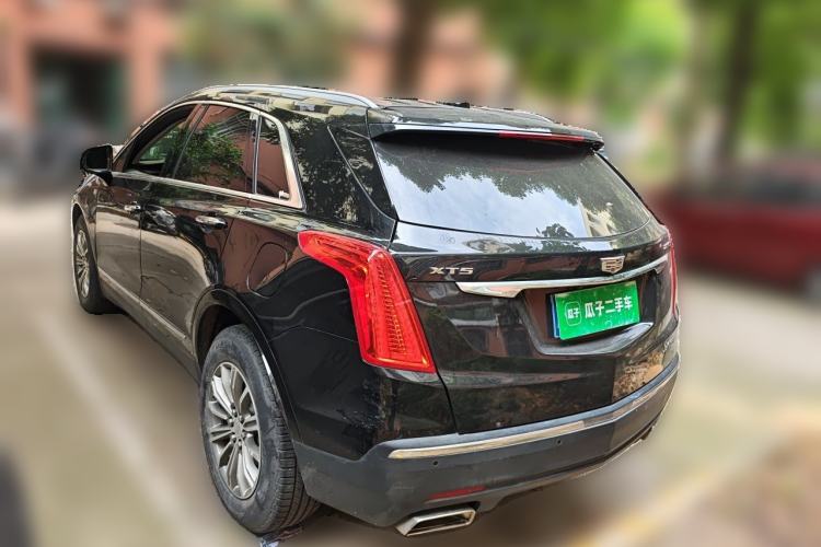 Used Cadillac XT5 2018 25T Luxury Model Exterior 3