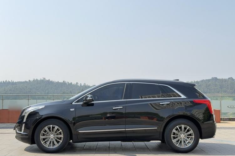 Used Cadillac XT5 2018 25T Luxury Model Exterior 3