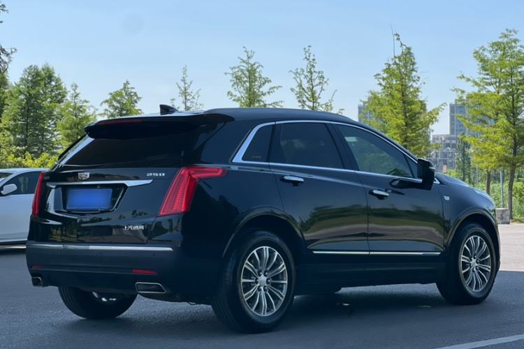 Used Cadillac XT5 2018 25T Luxury Model Exterior 3