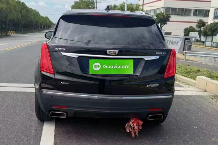 Used Cadillac XT5 2018 28T Four-Wheel Drive Luxury Model Exterior 3