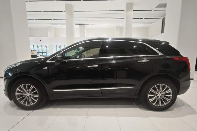Used Cadillac XT5 2018 25T Luxury Model Exterior 3