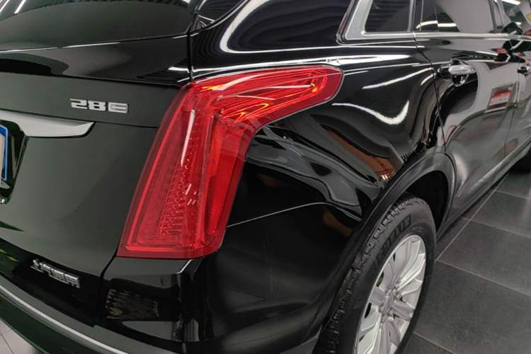 Used Cadillac XT5 2018 28E Four-Wheel Drive Tech Version Exterior 3
