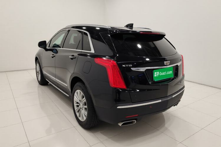 Used Cadillac XT5 2018 25T Luxury Model Exterior 3