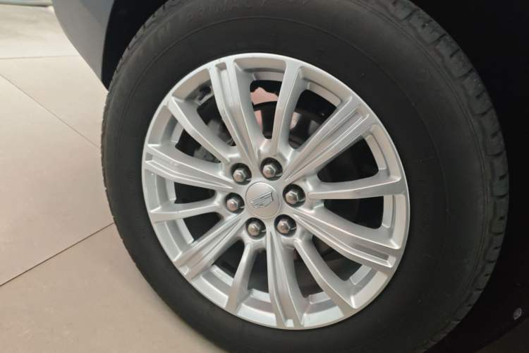 Used Cadillac XT5 2018 28E Four-Wheel Drive Tech Version Exterior 4