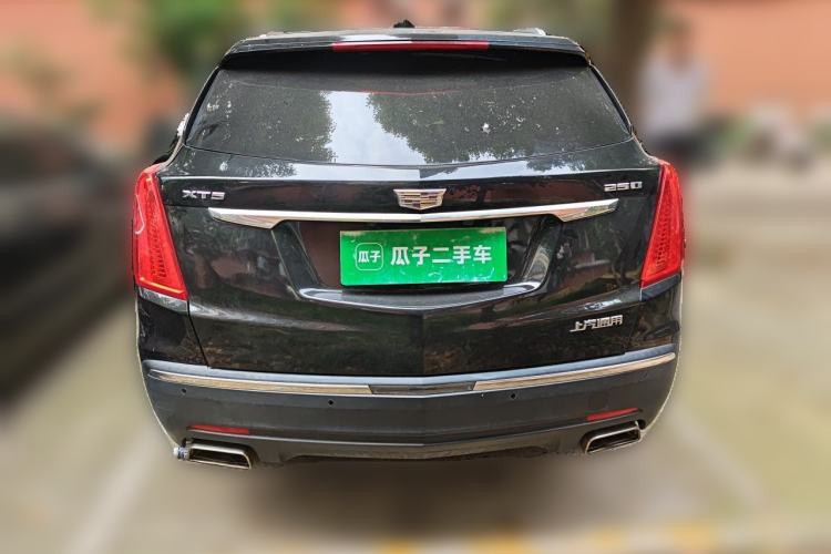 Used Cadillac XT5 2018 25T Luxury Model Exterior 4