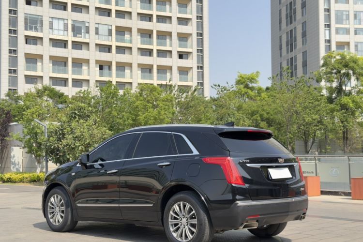 Used Cadillac XT5 2018 25T Luxury Model Exterior 4