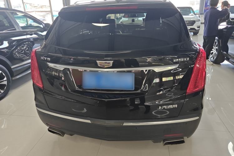 Used Cadillac XT5 2018 25T Luxury Model Exterior 4
