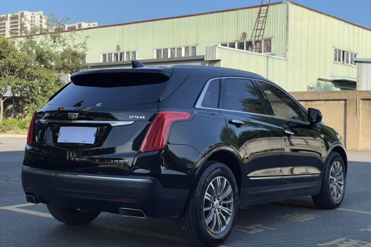 Used Cadillac XT5 2018 25T Luxury Model Exterior 4