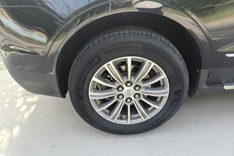 Used Cadillac XT5 2018 28T Four-Wheel Drive Luxury Model Exterior 5