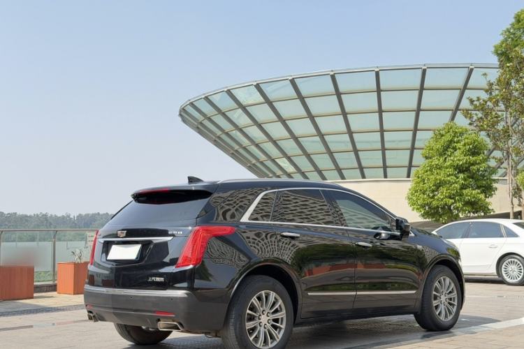 Used Cadillac XT5 2018 25T Luxury Model Exterior 6