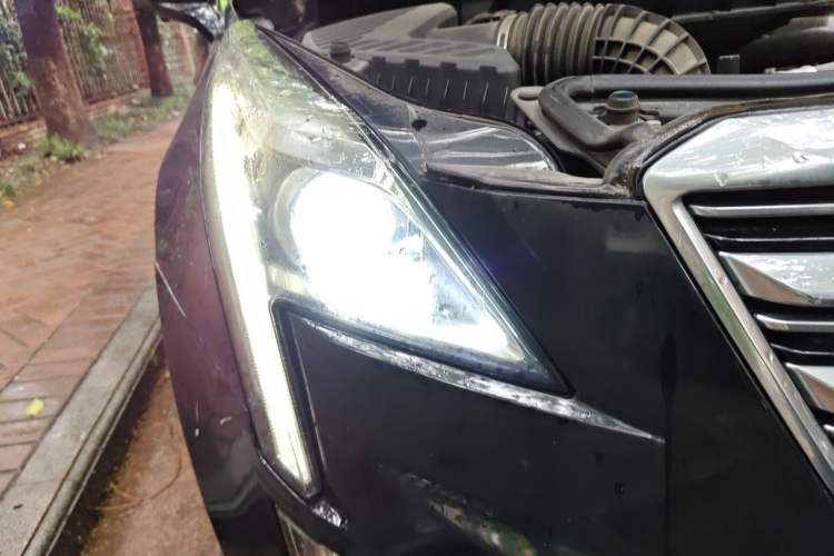 Used Cadillac XT5 2018 25T Tech Model Exterior 6