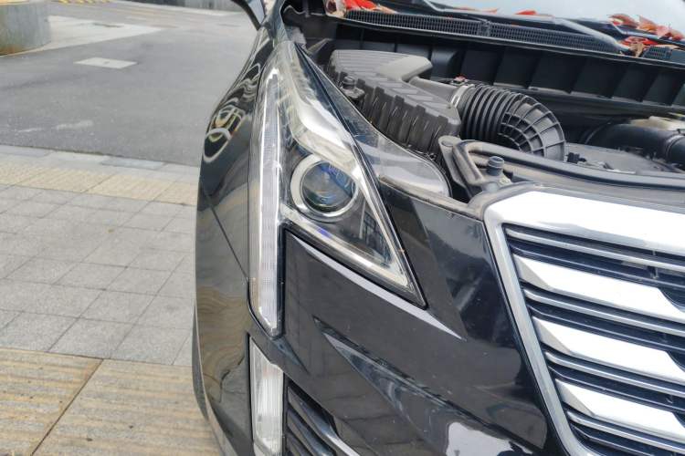 Used Cadillac XT5 2018 25T Tech Model Exterior 6
