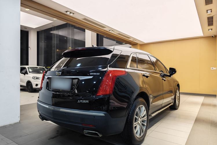 Used Cadillac XT5 2018 25T Luxury Model Exterior 8