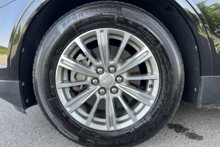 Used Cadillac XT5 2018 25T Luxury Model Exterior 9