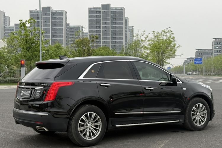 Used Cadillac XT5 2018 25T Luxury Model Exterior 9