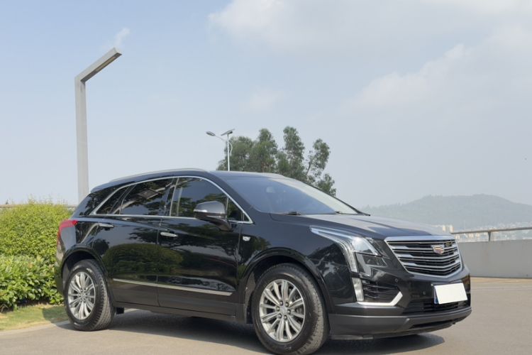 Used Cadillac XT5 2018 25T Luxury Model Exterior 9