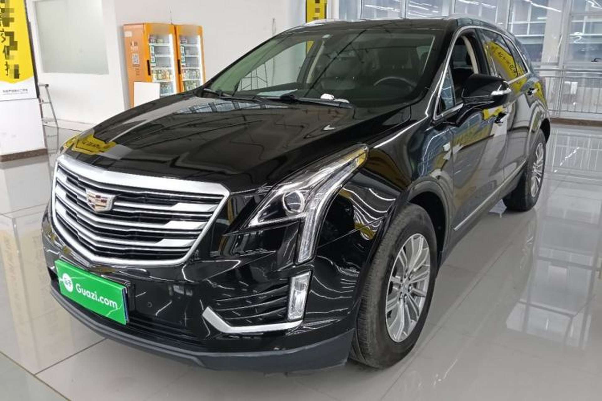 Used Cadillac XT5 2018 25T Luxury Model Front Left 45 Deg