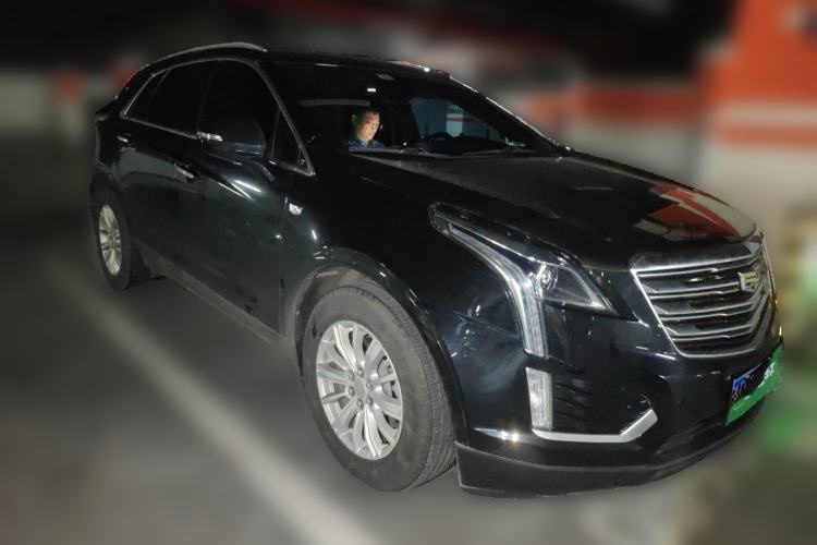 Used Cadillac XT5 2018 28E Four-Wheel Drive Tech Version Front Right 45 Deg