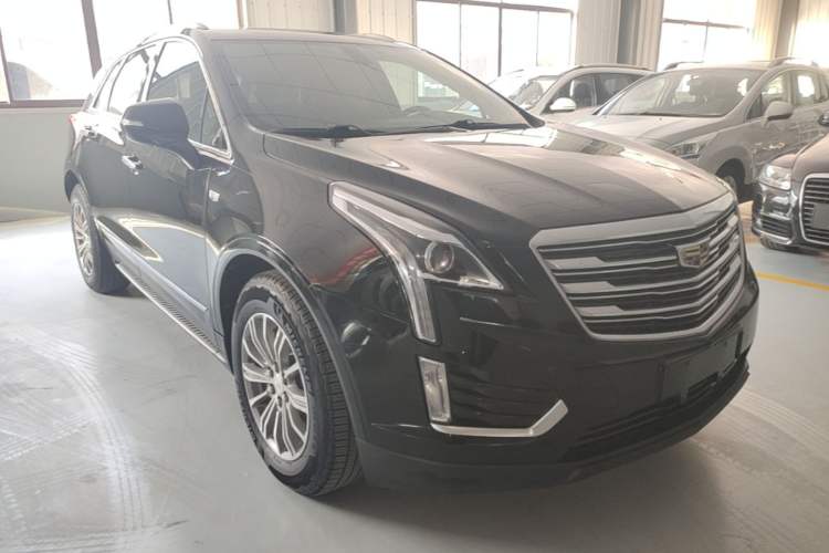 Used Cadillac XT5 2018 25T Luxury Model Front Right 45 Deg
