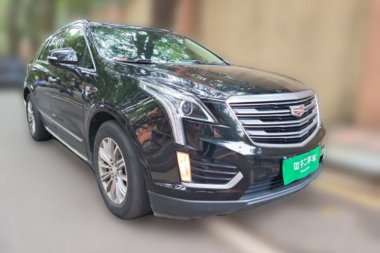 Used Cadillac XT5 2018 25T Luxury Model Front Right 45 Deg