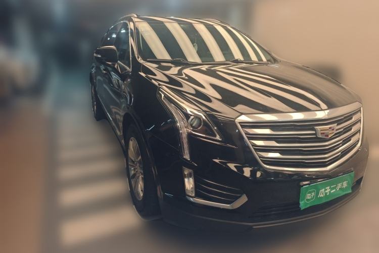 Used Cadillac XT5 2018 25T Luxury Model Front Right 45 Deg