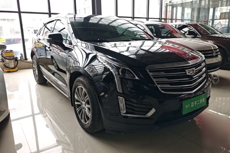 Used Cadillac XT5 2018 25T Luxury Model Front Right 45 Deg