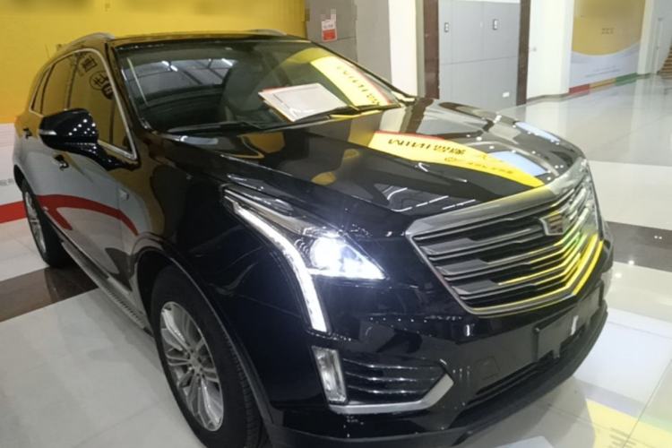 Used Cadillac XT5 2018 25T Luxury Model Front Right 45 Deg