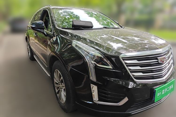 Used Cadillac XT5 2018 28T Four-Wheel Drive Luxury Model Front Right 45 Deg
