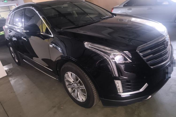 Used Cadillac XT5 2018 28T Four-Wheel Drive Luxury Model Front Right 45 Deg