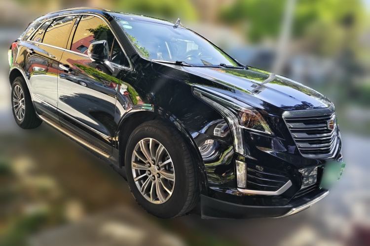 Used Cadillac XT5 2018 25T Luxury Model Front Right 45 Deg