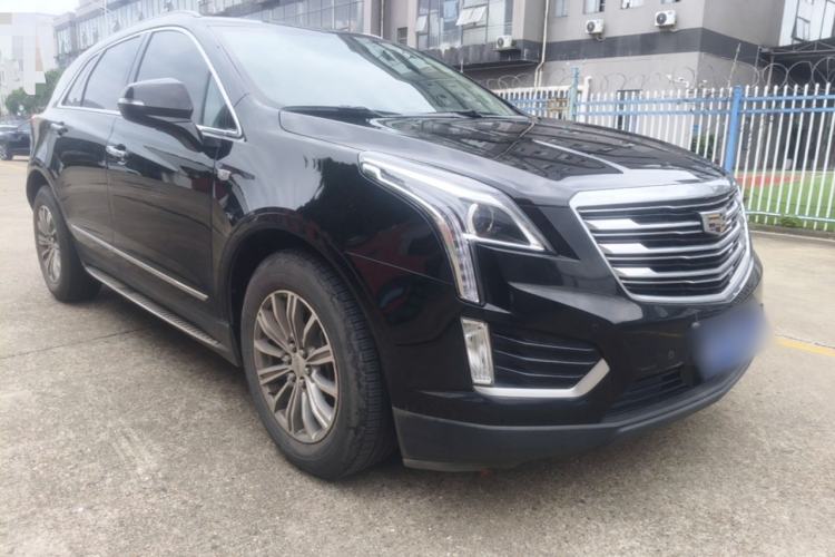 Used Cadillac XT5 2018 25T Luxury Model Front Right 45 Deg