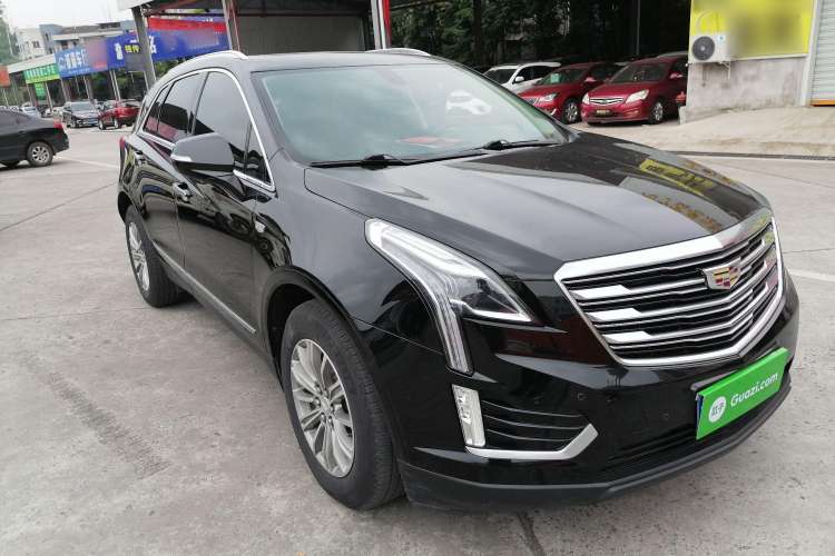 Used Cadillac XT5 2018 28T Four-Wheel Drive Luxury Model Front Right 45 Deg