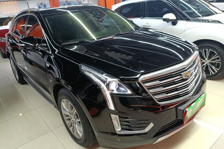 Used Cadillac XT5 2018 25T Luxury Model Front Right 45 Deg