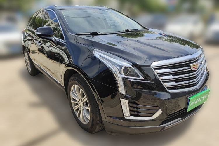 Used Cadillac XT5 2018 25T Luxury Model Front Right 45 Deg