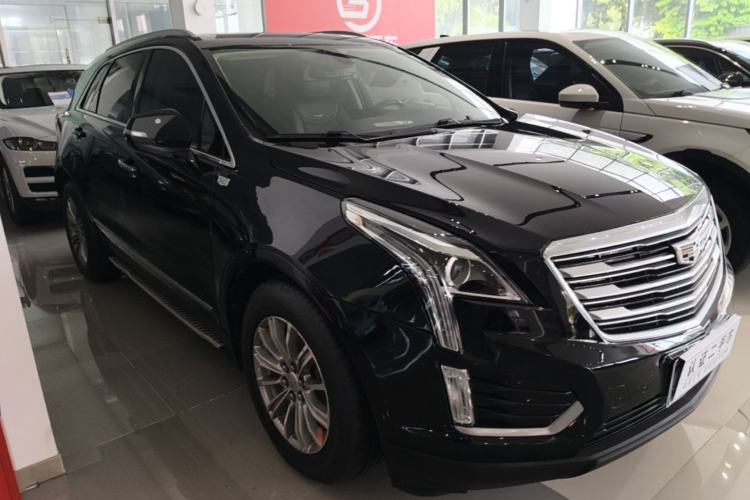 Used Cadillac XT5 2018 25T Luxury Model Front Right 45 Deg