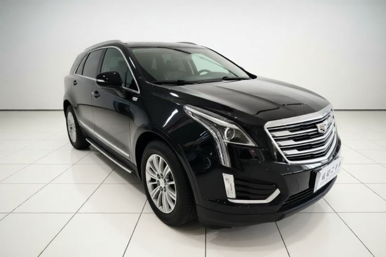 Used Cadillac XT5 2018 25T Luxury Model Front Right 45 Deg