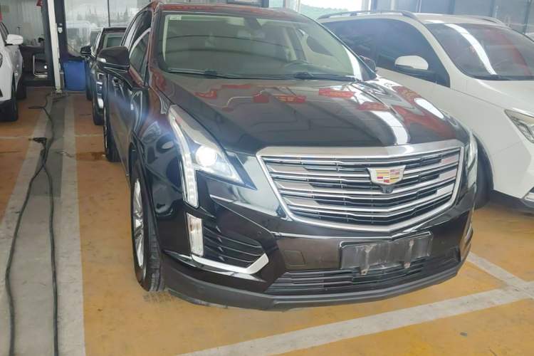 Used Cadillac XT5 2018 25T Luxury Model Front Right 45 Deg
