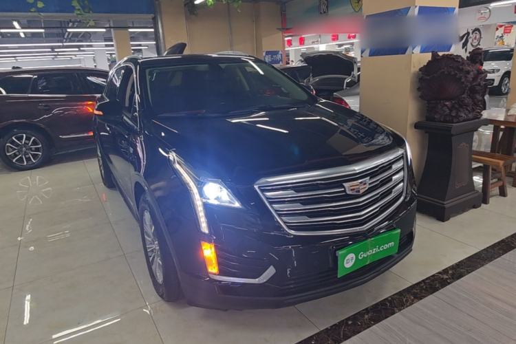 Used Cadillac XT5 2018 25T Luxury Model Front Right 45 Deg