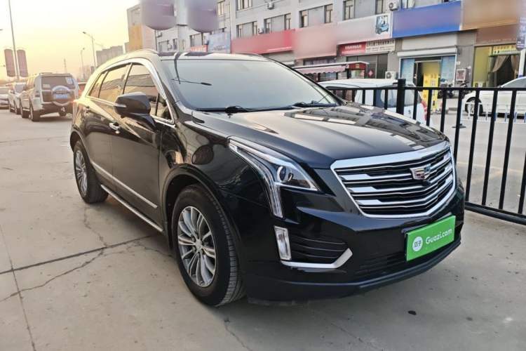 Used Cadillac XT5 2018 25T Luxury Model Front Right 45 Deg