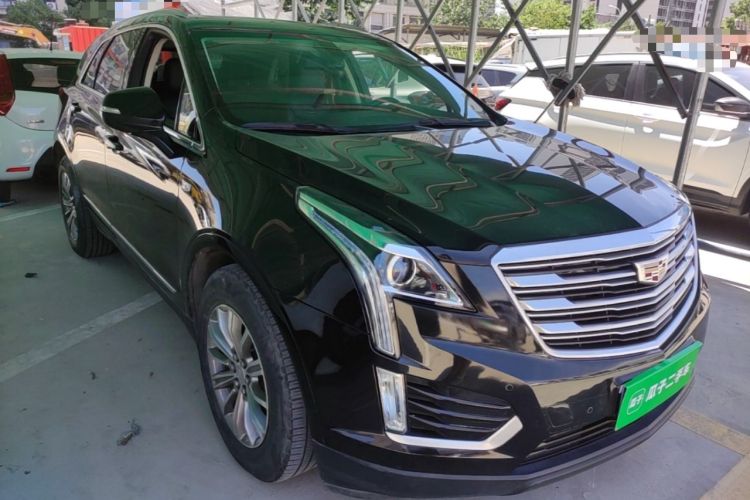 Used Cadillac XT5 2018 25T Luxury Model Front Right 45 Deg