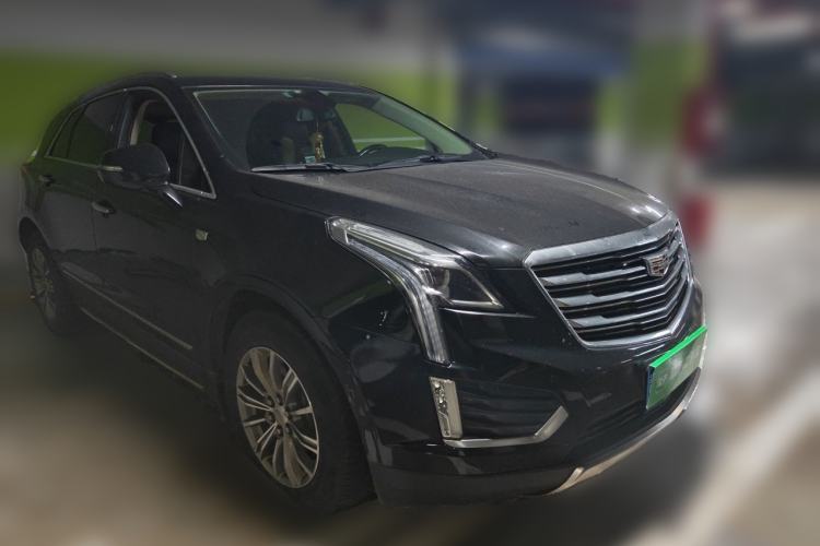 Used Cadillac XT5 2018 28T Four-Wheel Drive Luxury Model Front Right 45 Deg