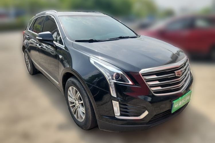 Used Cadillac XT5 2018 25T Luxury Model Front Right 45 Deg